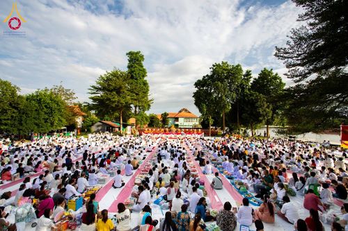 ภาพ No.346273:วันอาทิตย์ที่ 30 สิงหาคม พ.ศ. 2569 มหาสังฆทาน ปีที่ 22  ตักบาตรพระ 1,000 รูป  น้อมบูชาธรรมหลวงพ่อธัมมชโยเนื่องในวันธรรมชัย  ณ ศูนย์อบรมเยาวชนผาสุกวนิช จ.ราชบุรี