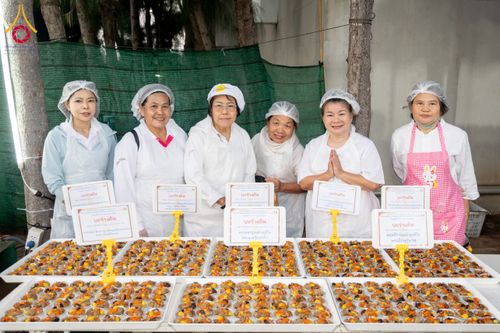 ภาพ No.289593:วันที่ 7 มกราคม พ.ศ. 2569 พิธีถวายภัตตาหารเป็นสังฆทาน แด่พระธรรมยาตรา ในโครงการธรรมยาตรา กตัญญูบูชา มหาปูชนียาจารย์ พระมงคลเทพมุนี(สด จนฺทสโร) พระผู้ปราบมาร อนุสรณ์สถาน 7 แห่ง ปีที่ 14 ณ อนุสรณ์สถานมหาวิหารพระมงคลเทพมุนี (โลตัสแลนด์) อ.สองพี่น้อง จ.สุพรร