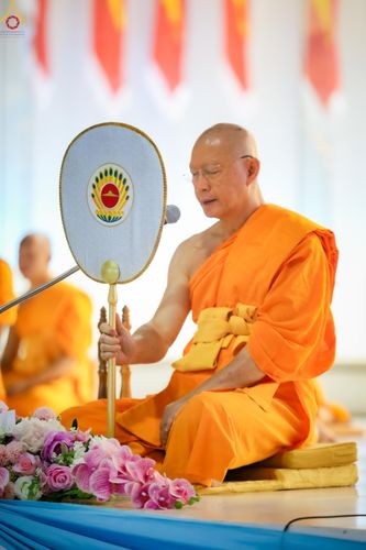 ภาพ No.311282:วันอาทิตย์ต้นเดือนที่ 1 มีนาคม พ.ศ.2569 พิธีตักบาตร และ พิธีบูชาข้าวพระ ณ สภาธรรมกายสากล วัดพระธรรมกาย