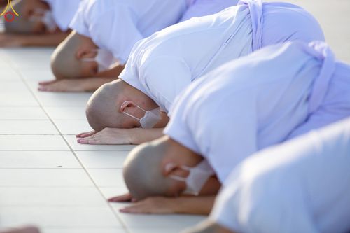 ภาพ No.82677:พิธีเวียนประทักษิณ, พิธีวันทาเจดีย์ ณ มหาธรรมกายเจดีย์  พิธีบรรพชาหมู่พระพี่เลี้ยงเข้าพรรษา, ธรรมทายาทอุดมศึกษา รุ่นที่ 50(ภาคฤดูฝน) และธรรมทายาทพุทธศาสตร์สากล รุ่นที่ 7 (ภาคฤดูฝน) วันเสาร์ที่ 17 มิถุนายน พ.ศ. 2566 ณ  โบสถ์พระไตรปิฎก วัดพระธรรมกาย จ.ปทุม