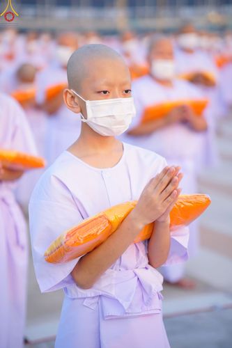 ภาพ No.79744:พิธีเวียนประทักษิณ ณ พระมหาธรรมกายเจดีย์ และพิธีวันทาเจดีย์ ในโครงการบรรพชาสามเณรฟื้นฟูพระพุทธศาสนาทั่วไทย วันเสาร์ที่ 8 เมษายน พ.ศ.2566