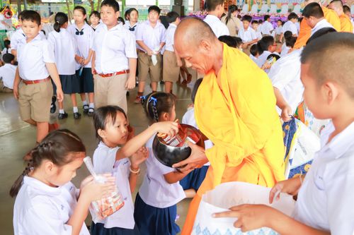 ภาพ No.333679:วันพฤหัสบดี ที่ 11 มิถุนายน พ.ศ.2569 โครงการตักบาตรปลื้มใจ" เนื่องในวันไหว้ครู  ณ โรงเรียนธนสิทธิ์อนุสรณ์ อ.บางพลี จ.สมุทรปราการ