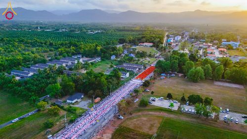 ภาพ No.281527:วันอาทิตย์ที่ 28 ธันวาคม พ.ศ.2568 ตักบาตรพระ 1000 รูป ปีที่ 1 ทำบุญเมืองสตูลส่งท้ายปี ณ หน้าโรงเรียนสตูลวิทยา จ.สตูล