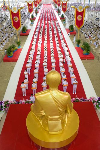 ภาพ No.65306:พิธีทอดผ้าป่า ในวันอาทิตย์ต้นเดือนที่ 4 ธันวาคม พ.ศ. 2565 ณ วัดพระธรรมกาย จ.ปทุมธานี