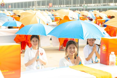 ภาพ No.324652:วันที่ 22 เมษายน พ.ศ.2569 (วันคุ้มครองโลก) บรรยากาศสาธุชน ในงานถวายมหาสังฆทาน 40,000 กว่าวัดทั่วประเทศ ณ ลานธรรม วัดพระธรรมกาย