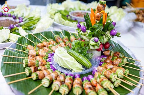 ภาพ No.293726:วันที่ 14 มกราคม พ.ศ. 2569  พิธีถวายภัตตาหารเป็นสังฆทาน แด่พระธรรมยาตรา  ณ วัดสองพี่น้อง ต.ต้นตาล อ.สองพี่น้อง จ.สุพรรณบุรี  ในโครงการธรรมยาตรา กตัญญูบูชา มหาปูชนียาจารย์  พระมงคลเทพมุนี(สด จนฺทสโร) พระผู้ปราบมาร  อนุสรณ์สถาน 7 แห่ง ปีที่ 14