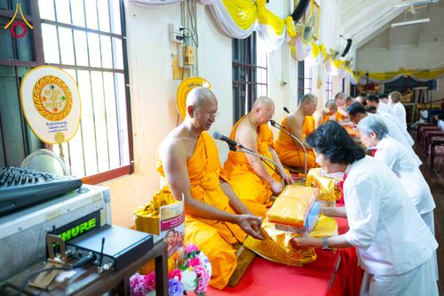 ภาพ No.298902:วันที่ 16 มกราคม พ.ศ. 2569 พิธีทอดผ้าป่าทำนุบำรุงศาสนสถาน ณ วัดอัมพวัน ต.บางม่วง อ.บางใหญ่ จ.นนทบุรี ในโครงการธรรมยาตรา กตัญญูบูชา มหาปูชนียาจารย์ พระมงคลเทพมุนี(สด จนฺทสโร) พระผู้ปราบมาร อนุสรณ์สถาน 7 แห่ง ปีที่ 14