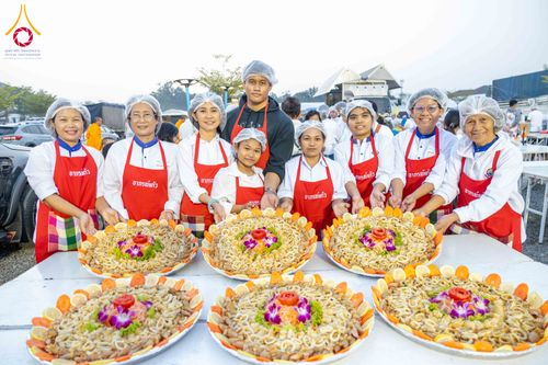 ภาพ No.295493:วันที่ 16 มกราคม พ.ศ. 2569 พิธีถวายภัตตาหารเป็นสังฆทาน แด่พระธรรมยาตรา ณ วัดโบสถ์บน ต.บางคูเวียง จ.นนทบุรี อนุสรณ์สถานลำดับที่ 4 สถานที่เกิดด้วยกายธรรม ในโครงการธรรมยาตรา กตัญญูบูชา มหาปูชนียาจารย์ พระมงคลเทพมุนี(สด จนฺทสโร) พระผู้ปราบมาร อนุสรณ์สถาน 7 แ