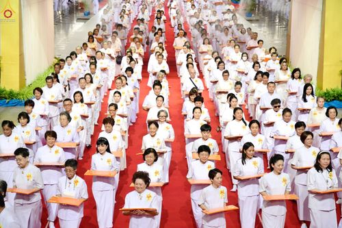 ภาพ No.345626:วันพฤหัสบดีที่ 27 สิงหาคม พ.ศ.2569 พิธีทอดผ้าป่าเพื่อถวายอุปกรณ์สื่อโสตทัศน์ อาคาร 82 ปี หลวงพ่อธัมมชโย พิธีทอดผ้าป่าสมทบกฐินวัดพระธรรมกาย และสมทบกฐิน 30,000 กว่าวัดทั่วไทย ครั้งที่ 1 ประจำปี พุทธศักราช 2569 ณ วัดพระธรรมกาย ปทุมธานี