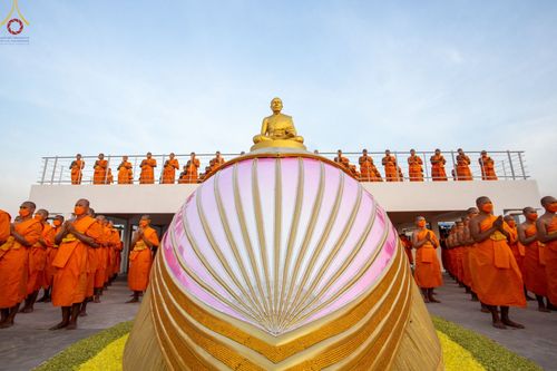 ภาพ No.74336:พุทธบุตรธรรมยาตรา ปฏิบัติธรรมและบันทึกภาพประวัติศาสตร์ ในโครงการธรรมยาตรากตัญญูบูชา มหาปูชนียาจารย์ พระมงคลเทพมุนี(สด จนฺทสโร) พระผู้ปราบมาร อนุสรณ์สถาน 7 แห่ง ปีที่ 11 ณ อนุสรณ์สถานลำดับที่ 6 สถานที่ค้นคว้าและเผยแผ่วิชาธรรมกาย วัดปากน้ำภาษีเจริญ กรุงเทพ