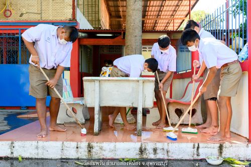 ภาพ No.69177:พระธรรมยาตรา ปฏิบัติศาสนกิจ ทำนุบำรุงศาสนสถาน, สวดธรรมจักร, ปฏิบัติธรรม ร่วมกับชุมชน,นักเรียนเด็กดีวีสตาร์ และร่วมพิธีทอดผ้าป่าบำรุงศาสนสถาน ในโครงการธรรมยาตรากตัญญูบูชา มหาปูชนียาจารย์ พระมงคลเทพมุนี(สด จนฺทสโร) พระผู้ปราบมาร อนุสรณ์สถาน 7 แห่ง ปีที่ 11