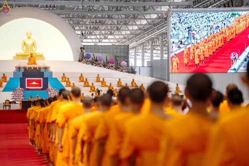 ภาพ No.338961:วันอาทิตย์ที่ 12 กรกฎาคม พ.ศ.2569 พิธีมุทิตาผู้สอบได้เปรียญธรรม ประโยค 1-2 ถึง ป.ธ.9 และ บ.ศ.1-2 ถึง บ.ศ.6 สำนักศาสนศึกษาวัดพระธรรมกาย ประจำปี 2569, พิธีมอบตราตั้งแต่งตั้งอาจารย์ใหญ่ สำนักศาสนศึกษาวัดพระธรรมกาย