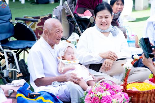 ภาพ No.287676:วันที่ 3 มกราคม พ.ศ. 2569 พิธีต้อนรับพระธรรมยาตรา ครั้งที่ 2 (ภาพชุดที่ 2) ในโครงการธรรมยาตรา กตัญญูบูชา มหาปูชนียาจารย์ พระมงคลเทพมุนี(สด จนฺทสโร) พระผู้ปราบมาร อนุสรณ์สถาน 7 แห่ง ปีที่ 14 ณ อนุสรณ์สถานมหาวิหารพระมงคลเทพมุนี (โลตัสแลนด์) อ.สองพี่น้อง จ.