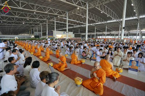 ภาพ No.321436:วันเสาร์ที่ 11 เมษายน พ.ศ.2569 พิธีขอบรรพชา พิธีขอสรณคมณ์และศีล, พิธีถวายบาตร พิธีอุปสมบท โครงการอุปสมบทหมู่ บูชาธรรมหลวงพ่อธัมมชโย พ.ศ.2569 โครงการอุปสมบทหมู่ธรรมทายาท ระดับอุดมศึกษา รุ่น 53 (ภาคฤดูร้อน) ณ วัดพระธรรมกาย ปทุมธานี