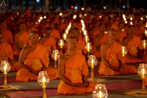 ภาพ No.308057:วันที่ 31 มกราคม พ.ศ. 2569 พิธีจุดประทีปธรรมถวายเป็นพุทธบูชา  และบูชาธรรมมหาปูชนียาจารย์ (ภาพชุดที่ 3) ณ วัดพระธรรมกาย ปทุมธานี ในโครงการธรรมยาตรา กตัญญูบูชา มหาปูชนียาจารย์ พระมงคลเทพมุนี(สด จนฺทสโร) พระผู้ปราบมาร อนุสรณ์สถาน 7 แห่ง ปีที่ 14