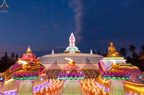 พิธีจุดประทีปถวายเป็นพุทธบูชา และบูชาธรรมมหาปูชนียาจารย์ ในโครงการธรรมยาตรากตัญญูบูชา มหาปูชนียาจารย์ พระมงคลเทพมุนี(สด จนฺทสโร) พระผู้ปราบมาร ปีที่ 11 ณ อนุสรณ์สถานลำดับที่ 2 สถานที่ตั้งมโนปณิธานบวชตลอดชีวิต อนุสรณ์สถานคลองบางนางแท่น อ.สามพราน จ.นครปฐม 