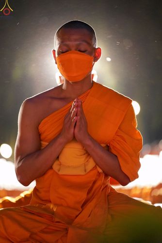 ภาพ No.69515:พิธีจุดประทีปถวายเป็นพุทธบูชา และบูชาธรรมมหาปูชนียาจารย์ ในโครงการธรรมยาตรากตัญญูบูชา มหาปูชนียาจารย์ พระมงคลเทพมุนี(สด จนฺทสโร) พระผู้ปราบมาร ปีที่ 11 ณ อนุสรณ์สถานมหาวิหารพระมงคลเทพมุนี อ.สองพี่น้อง จ.สุพรรณบุรี