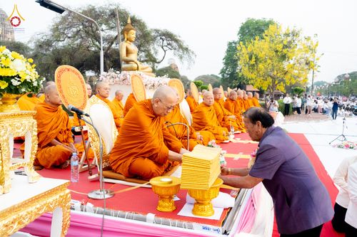 ภาพ No.318006:วันเสาร์ที่ 4 เมษายน พ.ศ. 2569 งานทำบุญเมืองใจกลางอยุธยา  ตักบาตรพระ 1,109 รูป ณ ถนนชีกุน หน้าวัดมหาธาตุ และวัดราชบูรณะ