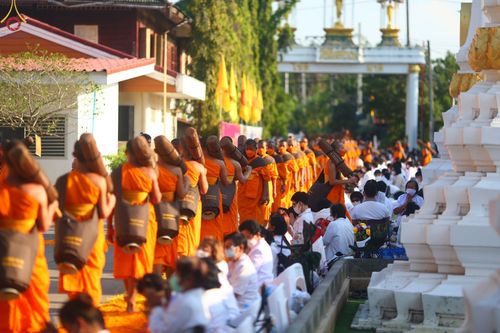 ภาพ No.72325:พิธีต้อนรับพระธรรมยาตรา ในโครงการธรรมยาตรากตัญญูบูชา มหาปูชนียาจารย์ พระมงคลเทพมุนี(สด จนฺทสโร) พระผู้ปราบมาร อนุสรณ์สถาน 7 แห่ง ปีที่ 11 วันที่ 18 มกราคม พ.ศ. 2566 ณ อนุสรณ์สถานลำดับที่ 4 สถานที่เกิดด้วยกายธรรม วัดโบสถ์ (บน) บางคูเวียง อ.บางกรวย จ.นนทบุ