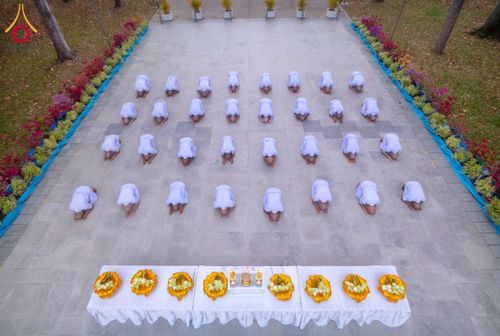 ภาพ No.298101:วันเสาร์ที่ 17 มกราคม พ.ศ. 2569 พิธีบรรพชาอุปสมบท โครงการอุปสมบทหมู่ บูชาธรรมครบ 117 ปี คุณยายอาจารย์มหารัตนอุบาสิกาจันทร์ ขนนกยูง  ณ อุโบสถพระไตรปิฎก วัดพระธรรมกาย