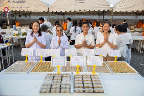 ภาพ No.294814:วันที่ 15 มกราคม พ.ศ. 2569 พิธีถวายภัตตาหารเป็นสังฆทาน แด่พระธรรมยาตรา ณ วัดโบสถ์บน ต.บางคูเวียง จ.นนทบุรี อนุสรณ์สถานลำดับที่ 4 สถานที่เกิดด้วยกายธรรม ในโครงการธรรมยาตรา กตัญญูบูชา มหาปูชนียาจารย์ พระมงคลเทพมุนี(สด จนฺทสโร) พระผู้ปราบมาร อนุสรณ์สถาน 7 แ