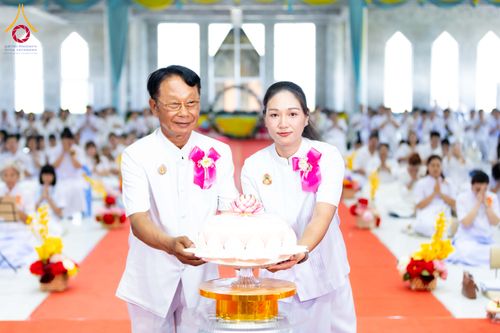 ภาพ No.315647:วันอาทิตย์ ที่ 22 มีนาคม พ.ศ. 2569 พิธีทอดผ้าป่าฉลองพระประธาน พิธีประดิษฐานพระบรมสารีริกธาตุในองค์พระประธาน พิธีจารึกชื่อบรรจุในแผ่นฌาน ณ ศูนย์ปฏิบัติธรรมสมุทรปราการ (บางบ่อ)