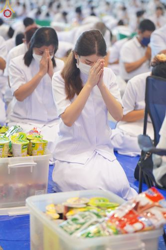 ภาพ No.78818:พิธีตักบาตร ข้าวสารอาหารแห้ง พิธีบูชาข้าวพระ ในวันอาทิตย์ต้นเดือนที่ 2 เมษายน พ.ศ. 2566