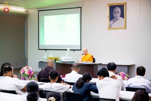 ภาพ No.313118:วันที่ 4 มีนาคม พ.ศ. 2559 หลวงพ่อทัตตชีโว รองเจ้าอาวาสวัดพระธรรมกาย ได้เมตตาถวายการต้อนรับปฏิสันถารพระอาคันตุกะจาก 19 ประเทศ ที่เดินทางมาร่วมงานวันมาฆบูชา ณ วัดพระธรรมกาย