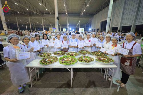 ภาพ No.303781:วันที่ 28 มกราคม พ.ศ. 2569 พิธีถวายภัตตาหารเป็นสังฆทาน แด่พระธรรมยาตรา ณ วัดพระธรรมกาย  จังหวัดปทุมธานี ในโครงการธรรมยาตรา กตัญญูบูชา มหาปูชนียาจารย์ พระมงคลเทพมุนี(สด จนฺทสโร) พระผู้ปราบมาร อนุสรณ์สถาน 7 แห่ง ปีที่ 14