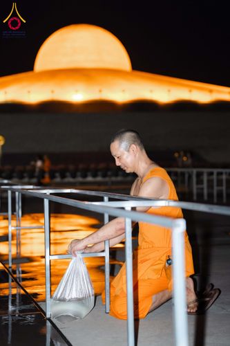 ภาพ No.326474:วันที่ 26 -27 เมษาบน พ.ศ.2569 การเก็บงานแผ่นหน้าโต๊ะที่ลานธรรม งานถวายมหาสังฆทาน 40,000 กว่าวัดทั่วประเทศ ณ ลานธรรม วัดพระธรรมกาย