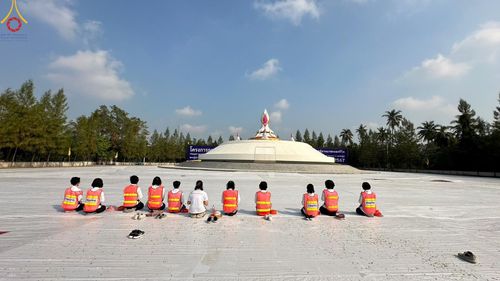 ภาพ No.110076:V.8 พลังทีม การเตรียมงาน เก็บงาน การรับบุญของเจ้าหน้าที่หน่วยงานต่างๆ เพื่อโครงการธรรมยาตรา กตัญญูบูชามหาปูชนียาจารย์ พระมงคลเทพมุนี (สด จนฺทสโร) พระผู้ปราบมาร อนุสรณ์สถาน 7 แห่ง ปีที่ 12 ระหว่างวันที่ 2 - 31 มกราคม พ.ศ.2567