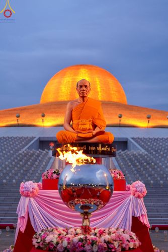 ภาพ No.160504:พิธีปลูกต้นทรัพย์บานชื่น ณ ลานธรรม พระมหาธรรมกายเจดีย์ วัดพระธรรมกาย จ.ปทุมธานี วันพฤหัสบดีที่ 10 ตุลาคม พ.ศ. 2567
