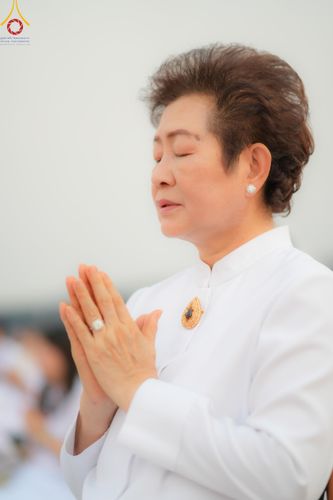 ภาพ No.122057:พิธีจุดประทีปถวายเป็นพุทธบูชา และบูชาธรรมมหาปูชนียาจารย์ พระมงคลเทพมุนี(สด จนฺทสโร) ในโครงการธรรมยาตรา กตัญญูบูชา มหาปูชนียาจารย์ พระมงคลเทพมุนี(สด จนฺทสโร) พระผู้ปราบมาร อนุสรณ์สถาน 7 แห่ง ปีที่ 12 วันที่ 31 มกราคม พ.ศ. 2567 ณ วัดพระธรรมกาย จ.ปทุมธานี