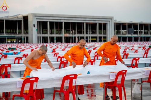 ภาพ No.218705:วันพฤหัสบดีที่ 17 เมษายน พ.ศ. 2568 การเตรียมงานในลานธรรม , สภาธรรมกายสากล , วิหารคด  เพื่องานวันคุ้มครองโลก 22 เมษายน พ.ศ. 2568