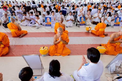ภาพ No.277811:วันเสาร์ที่ 6 ธันวาคม พ.ศ. 2568 พิธีบรรพชาอุปสมบทและพิธีถวายบาตร โครงการอุปสมบทบูชาธรรมมหาปูชนียาจารย์ ประจำปี พ.ศ.2568 โครงการบวชพระนานาชาติ AEC และ WAB รุ่น CEO (นักบริหาร) รุ่นที่ 5 ณ มหาธรรมกายเจดีย์ วัดพระธรรมกาย