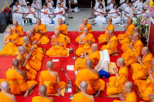 ภาพ No.223823:วันอาทิตย์ที่ 11 พฤษภาคม พ.ศ. 2568 พิธีอุปสมบทสามเณรเปรียญธรรมอุปสมบทอุทิศชีวิต 9 รูป อุบาสก 1 ท่าน ณ อุโบสถพระไตรปิฏกวัดพระธรรมกาย