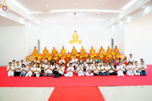 ภาพ No.134926:พิธีตัดปอยผม พิธีขอขมารับผ้าไตร พิธีบรรพชา และพิธีถวายบาตร ในโครงการบรรพชาสามเณร ฟื้นฟูพระพุทธศาสนาทั่วไทย  ณ ศูนย์ปฏิบัติธรรมและศูนย์อบรมเยาวชนเพชรบุรี ต.ท่าแลง อ.ท่ายาง จ.เพชรบุรี