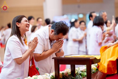 ภาพ No.272954:วันอาทิตย์ที่ 23 พฤศจิกายน พ.ศ.2568 พิธีมุทิตาสักการะ พระมหาเถระและพระเถระ ประจำปีพุทธศักราช 2568 ณ ห้องแก้วสารพัดนึก 2 สภาธรรมกายสากล  วัดพระธรรมกาย