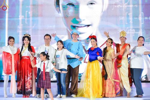 ภาพ No.193948:วัดพระธรรมกาย จัดงานวันเด็กแห่งชาติ ประจำปี พ.ศ.2568 ออกร้านอาหาร 200 ร้าน มอบของขวัญหลายหมื่นชิ้น วันที่ 12 มกราคม พ.ศ. 2568 วัดพระธรรมกาย อ.คลองหลวง จ.ปทุมธานี