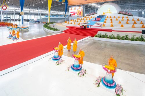 ภาพ No.99872:พิธีทอดผ้าป่า ต้นสมบัติจักรพรรดิ ในวันอาทิตย์ที่ 3 ธันวาคม พ.ศ. 2566 ณ สภาธรรมกายสากล วัดพระธรรมกาย จ.ปทุมธานี