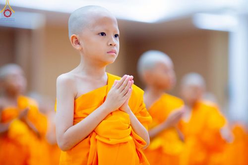 ภาพ No.215854:วันเสาร์ที่ 5 เมษายน พ.ศ. 2568 พิธีขอบรรพชา พิธีขอสรณคมน์และศีล  พิธีขอนิสสัย พิธีถวายบาตร ในโครงการบรรพชาสามเณรฟื้นฟูพระพุทธศาสนาทั่วไทย , โครงการหน่อแก้วเปรียญธรรม รุ่นที่ 13 ,  โครงการสามเณรยุวธรรมทายาท รุ่นที่ 33 , โครงการสามเณรมัชฌิมธรรมทายาท รุ่นที