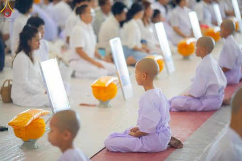 ภาพ No.215034:วันเสาร์ที่ 5 เมษายน พ.ศ. 2568 พิธีเวียนประทักษิณรอบพระมหาธรรมกายเจดีย์  พิธีวันทาเจดีย์ พิธีขอขมาและมอบผ้าไตร ในโครงการบรรพชาสามเณรฟื้นฟูพระพุทธศาสนาทั่วไทย , โครงการหน่อแก้วเปรียญธรรม รุ่นที่ 13 ,  โครงการสามเณรยุวธรรมทายาท รุ่นที่ 33 , โครงการสามเณรมั