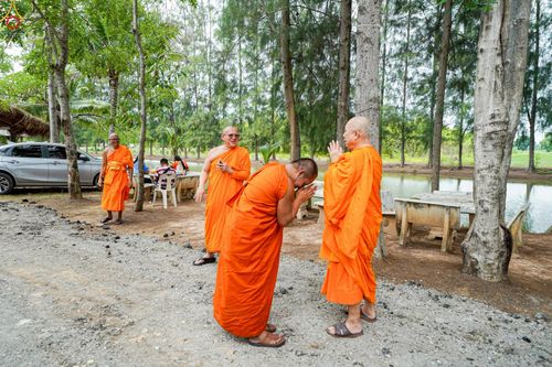 ภาพ No.235481:วันที่ 30-31 กรกฎาคม พ.ศ. 2568 วัดพระธรรมกาย มูลนิธิธรรมกาย ร่วมกับศูนย์ส่งเสริมศีลธรรมจังหวัดสุรินทร์ เปิดศูนย์พักพิงชั่วคราวเพื่อช่วยเหลือประชาชน ผู้อพยพจากเหตุปะทะกันตามแนวชายแดน ไทย-กัมพูชา ตั้งแต่วันที่ 24 กรกฎาคม พ.ศ.2568 เป็นต้นไป