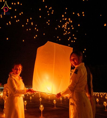 ภาพ No.266184:วันพุธที่ 5 พฤศจิกายน พ.ศ. 2568 (วันพระ ขึ้น 15 ค่ำ เดือน 12) พิธีจุดประทีปโคมลาน, โคมลอย และลอยกระทง ถวายประทีปเป็นพุทธบูชา สร้างความสว่างไสวให้กับแผ่นดินด้วยแสงธรรม ณ พุทธอุทยานนานาชาติ จังหวัดหนองคาย