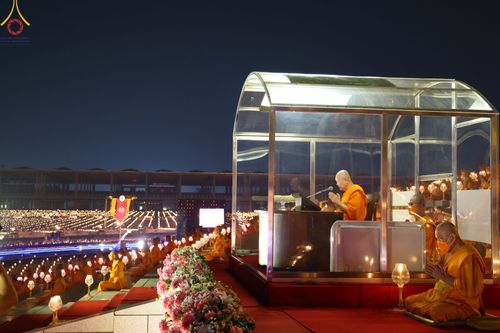 ภาพ No.77277:พิธีจุดมาฆประทีป ในวันมาฆบูชา อาทิตย์ต้นเดือนที่ 6 มีนาคม พ.ศ. 2566 ณ วัดพระธรรมกาย อ.คลองหลวง จ.ปทุมธานี