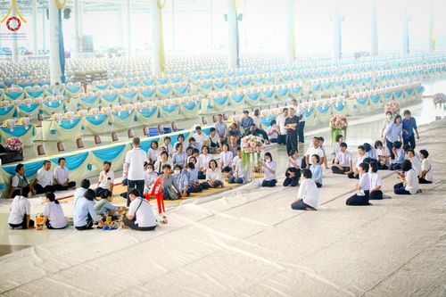 ภาพ No.59723:V.39 ทุ่มสุดใจ ธรรมชัย 80 ปี การเตรียมงาน การปฏิบัติงาน ของเจ้าหน้าที่หน่วยงานต่างๆ เพื่อพิธีฉลองอายุวัฒนมงคล 80 ปี หลวงพ่อธัมมชโย และรับถวายมหาสังฆทาน 10,000 กว่าวัดทั่วประเทศ ในวันคุ้มครองโลก จันทร์ที่ 22 เมษายน พ.ศ. 2567