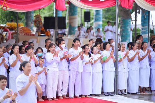 ภาพ No.158195:พิธีทอดผ้าป่า ติดตั้งแผ่นสิริฉะทะนะรัสมี(หลังคา) อาคาร 80 ปี หลวงพ่อธัมมชโย วันอาทิตย์ที่ 22 กันยายน พ.ศ. 2567 ณ ศูนย์ปฏิบัติธรรมวิหารแดง อ.วิหารแดง จ.สระบุรี