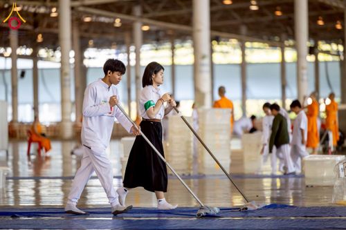 ภาพ No.277078:วันอาทิตย์ที่ 7 ธันวาคม พ.ศ. 2568 พิธีตักบาตรอาทิตย์ต้นเดือน ณ บ้านแก้วเรือนทองคุณยายฯ วัดพระธรรมกาย