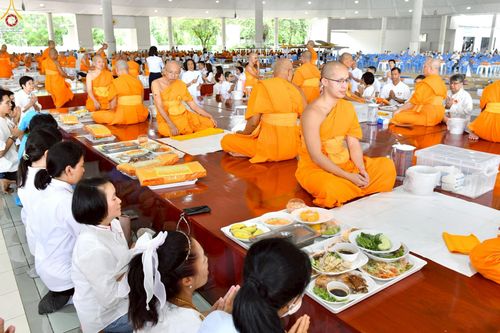 ภาพ No.247466:วันจันทร์ที่ 22 กันยายน พ.ศ. 2568 (วันพระ แรม 15 ค่ำ เดือน 10) พิธีบุพเปตพลี ครั้งที่ 170 ร่วมอุทิศบุญแด่หมู่ญาติที่ล่วงลับไปแล้ว และสืบทอดอายุพระพุทธศาสนา ณ หอฉันคุณยายอาจารย์ฯ วัดพระธรรมกาย