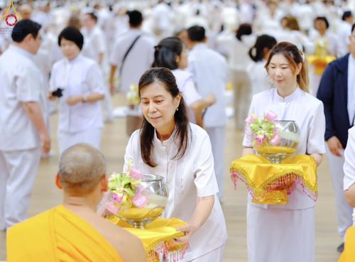 ภาพ No.206974:พิธีถวายโคมมาฆประทีป น้อมถวายเป็นพุทธบูชา แด่คณะพระภิกษุ สามเณร วัดพระธรรมกาย วันอาทิตย์ที่ 9 กุมภาพันธ์ พ.ศ. 2568 ณ ห้องแก้วสารพัดนึก 2 สภาธรรมกายสากล วัดพระธรรมกาย จังหวัดปทุมธานี